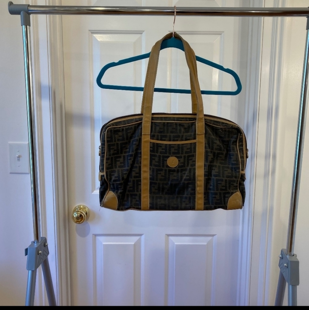 🦋 VINTAGE FENDI HANDBAG